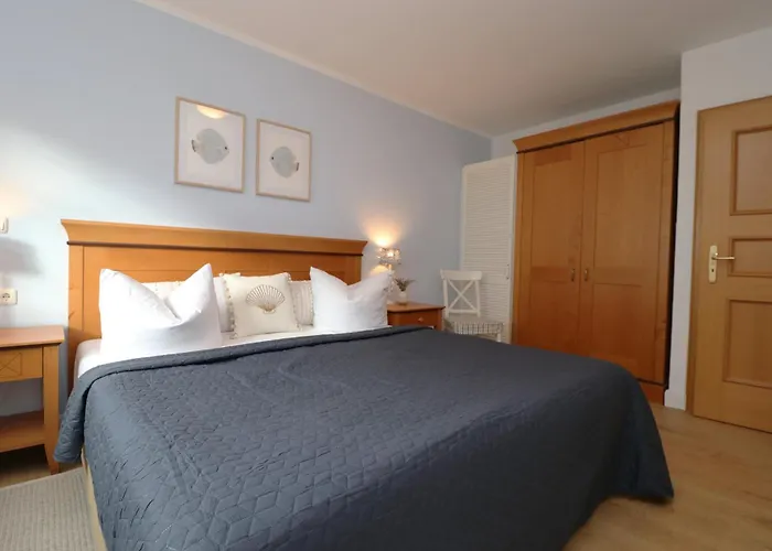 Oewern Diek, App 26 Wustrow (Fischland)